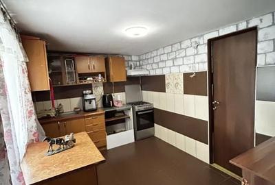 Casa 8 Camere Cu Teren 1500mp In Cermei - 1