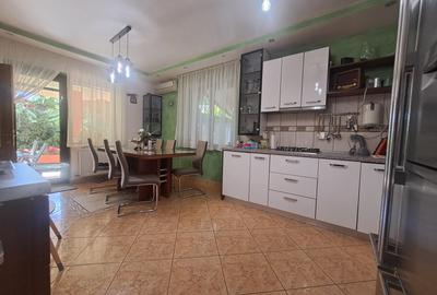 Casa individuala cu piscina. P+1+M. zona foarte buna - 44