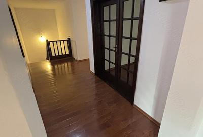 Casă cu 5 camere cu Teren 500 Mp în Malu - 1