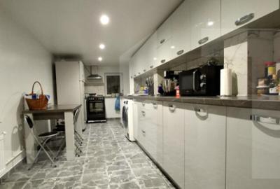 Casa la sol spa?ioasa, 4 camere Zona Imparat Traian - 2