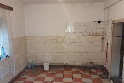 Casă cu 3 camere cu Teren 110 Mp în Central - 3