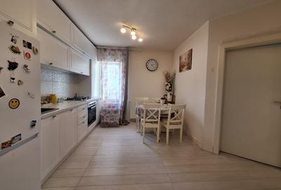 Apartament cu 3 camere, 46 mp, parcare, zona KIK - 3