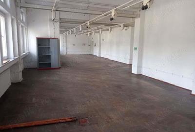 Spațiu comercial, de 1,800 mp, în Târgu Neamț