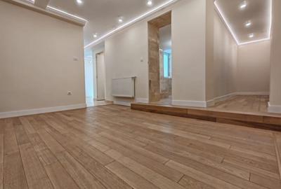 Apartament cu 5 camere decomandat în P-ța Romană - 5