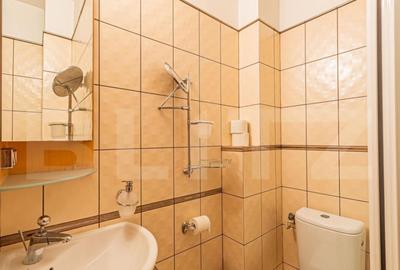Apartament cu 3 camere ?i 3 bai in vila, zona Schei - 11