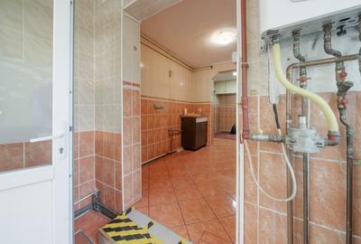 Spatiu comercial/rezidential*Centrala proprie*Parter*Acces stradal*Bloc 1981 - 8