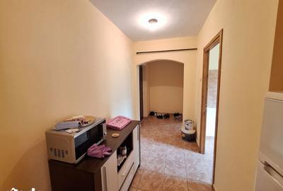 Apartament cu 3 camere semidecomandat în Letea - 6