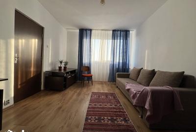 Apartament cu 2 camere semidecomandat, mobilat în 1 Mai - 10