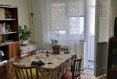 Apartament cu 3 camere decomandat în Micro 14 - 2