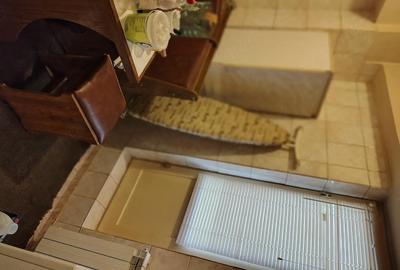 Garsonieră decomandată în Splaiul Unirii