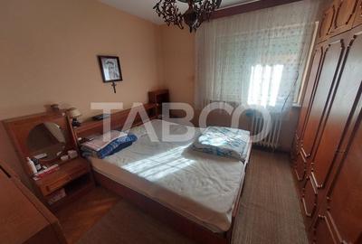 Apartament 4 camere decomandate de vanzare 2 bai in Sibiu zona Strand - 2