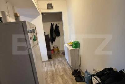 Apartament cu 2 camere semidecomandat, mobilat în Micro 4