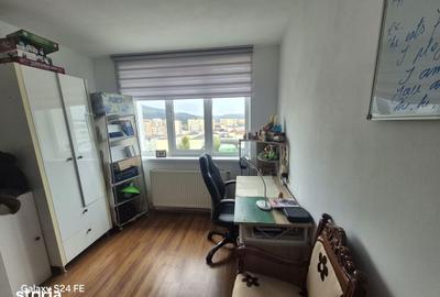 Apartament cu 3 camere decomandat în Dărmănești - 17