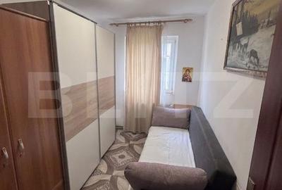 Apartament cu 3 camere decomandat în Micro 4 - 8