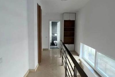 Casă cu 4 camere cu Teren 300 Mp în Tunari