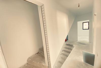 Duplex cu 4 camere cu Teren 250 Mp în Exterior Est - 17