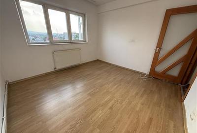 22 Decembrie - 2 camere decomandat - 8