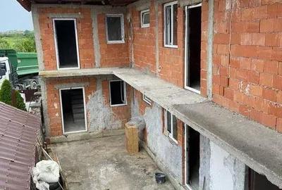 Casă cu 6 camere în Beliu - 1