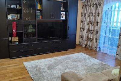 Apartament cu 3 camere în Traian - 1