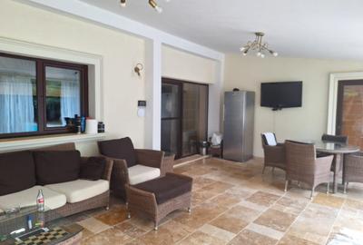 Resedinta deosebita,renovata 2023,P+2,garaj 2 loc, sauna, piscina, teren 1130 mp - 17