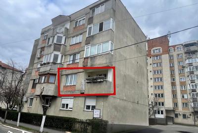 Apartament cu 3 camere decomandat în Cantemir - 6