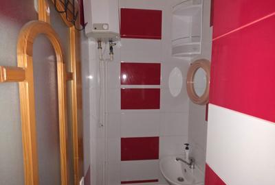 Spațiu comercial, de 13 mp, în Central - 14