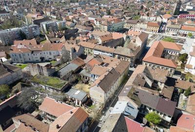 Teren de 1213 mp, în Central - 3