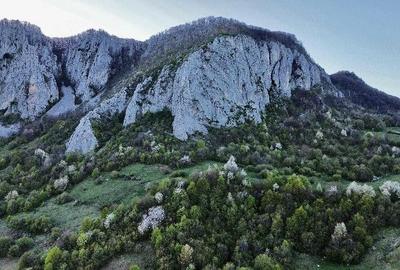 Teren de 25000 mp, în Vulcan - 6