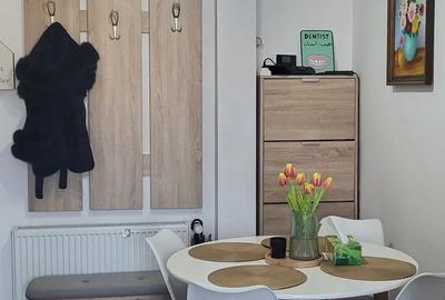 Apartament cu 3 camere decomandat în Lăureni