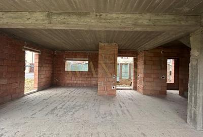 Casă individuală cu 4 camere cu Teren 282 Mp în Florești - 1