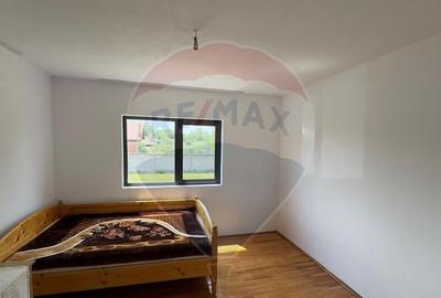 Casă cu 20 camere cu Teren 4563 Mp în Bughea de Sus - 2