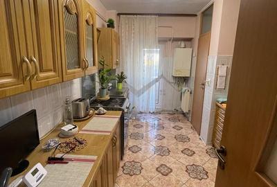 Apartament 2 camere decomandat Pacurari etajul 1 - 3