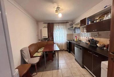 Apartament cu 3 camere decomandat în Bocșa - 10