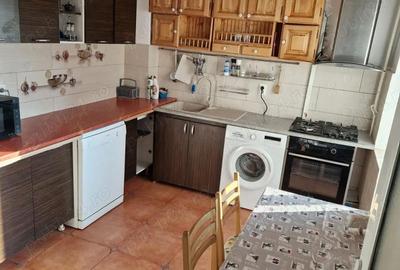 Apartament cu 3 camere semidecomandat în Central - 1