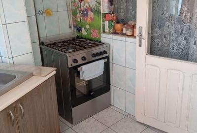 Apartament cu 2 camere decomandat în - 4