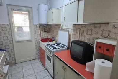 Apartament cu 4 camere decomandat în Central - 3