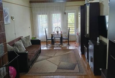 De vanzare Apartament 2 camere, zona centrala, curte comuna. - 3