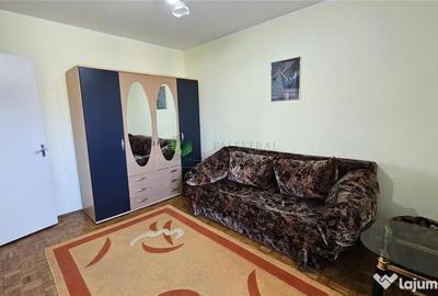 Apartament cu 2 camere semidecomandat în Tractorul - 2