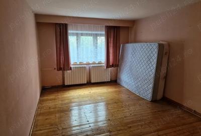 De Vanzare Apartament 3 Camere - 2