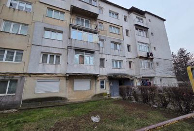 Apartament cu 2 camere semidecomandat în Adjud - 11