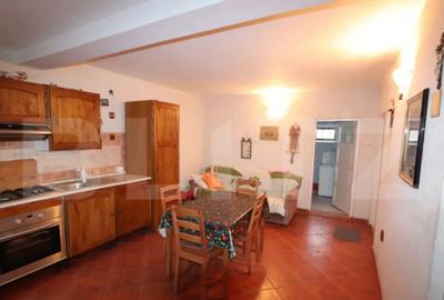 Casă cu 3 camere cu Teren 1783 Mp în Central - 3