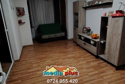 Vânzare apartament 3 camere, etaj 1, Micro 19 – mobilat complet - 2