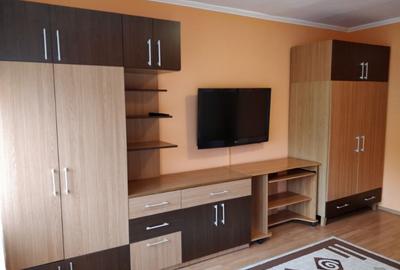 Apartament o camera zona Dacia - 1