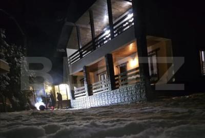 Casă cu 7 camere cu Teren 1500 Mp în Central - 7