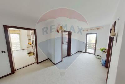 Casă cu 6 camere cu Teren 1505 Mp în Sud-Est - 9