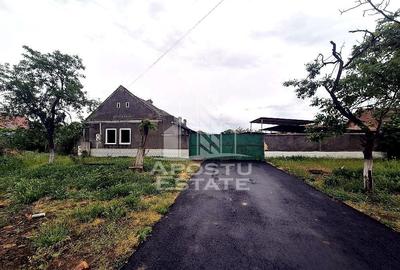 Casă individuală cu 3 camere cu Canalizare în Pesac - 1
