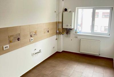 Apartament 2 camere liber la vanzare, in bloc vila zona Coresi - 3