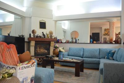 Apartament cu 3 camere decomandat, mobilat în Central - 1