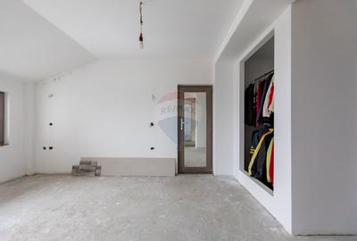 Casă cu 4 camere cu Teren 500 Mp în Gherăiești - 14