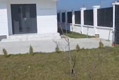 Casă cu 3 camere cu Canalizare în Central - 2